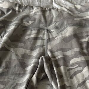 Hofi Gray Camo Leggings